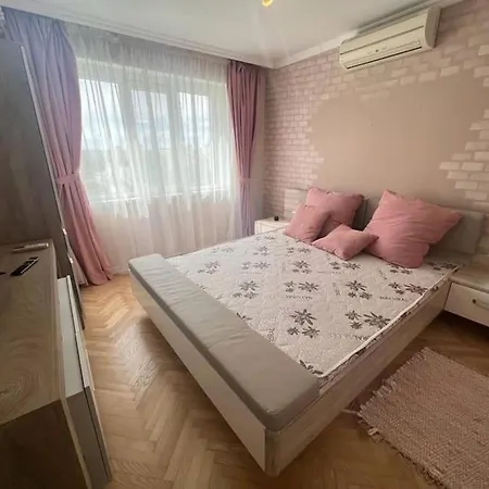 Urban Escape Apartment *